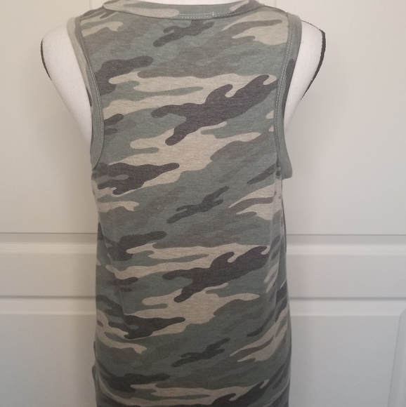 Soft Brushed Camo Tank with Lace Pocket - Picture 4 of 10